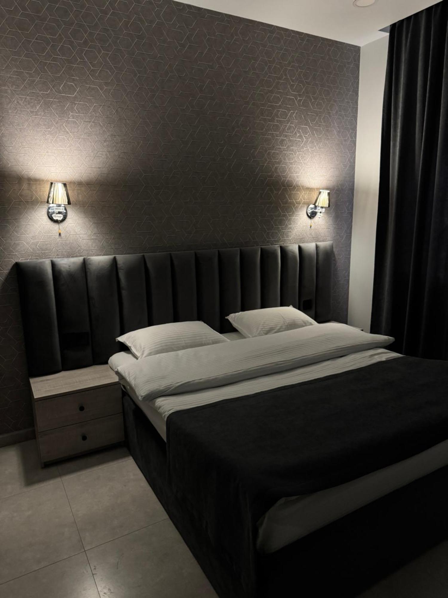 Hotel Lux Plaza P'arak'ar Exteriér fotografie