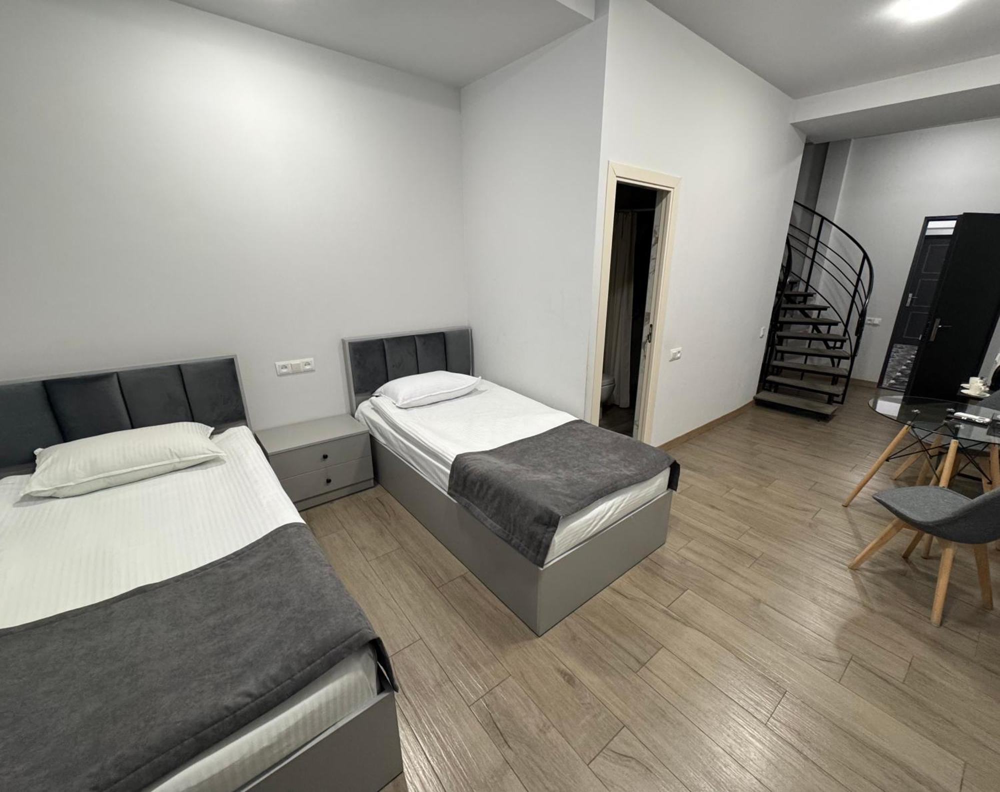 Hotel Lux Plaza P'arak'ar Exteriér fotografie